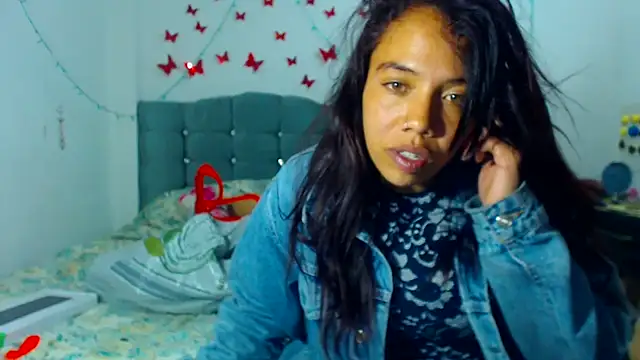 AmaraRoberts420 online show from 22, 1, 2025