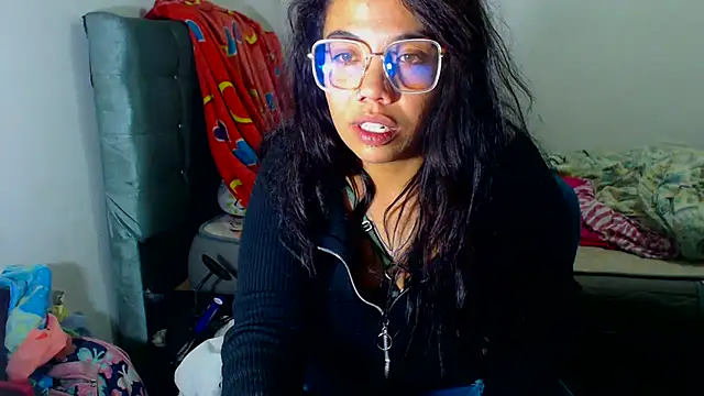 Snapshot of AmaraRoberts420 chatting on 14, 12, 2025 AmaraRoberts420 online show from 14, 12, 2025