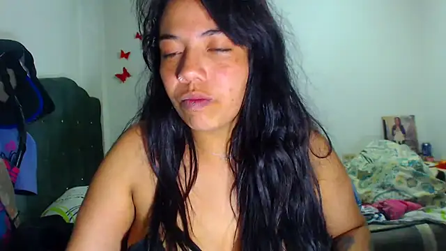 Snapshot of AmaraRoberts420 chatting on 2, 11, 2025 AmaraRoberts420 online show from 2, 11, 2025