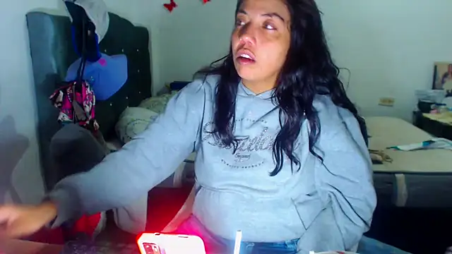 Snapshot of AmaraRoberts420 chatting on 19, 11, 2025 AmaraRoberts420 online show from 19, 11, 2025