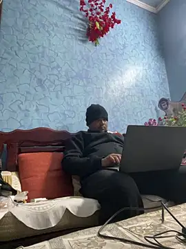 Dick 6inches online show from 15, 12, 2025