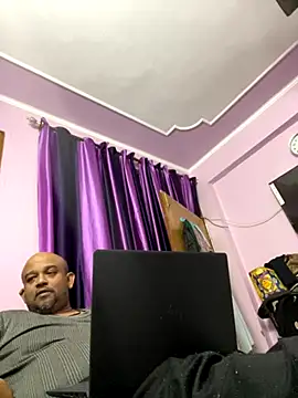 Dick 6inches online show from 26, 11, 2025