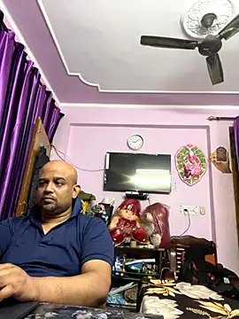 Dick 6inches online show from 18, 11, 2025