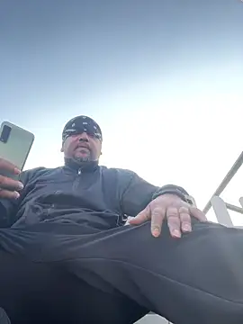 Dick 6inches online show from 25, 2, 2026