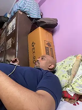 Dick 6inches online show from 21, 10, 2025