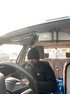 Dick 6inches online show from 17, 12, 2025