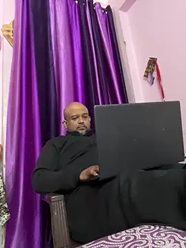 Dick 6inches online show from 13, 2, 2026