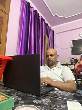 Dick 6inches online show from 22, 10, 2025