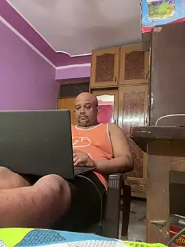 Dick 6inches online show from 19, 4, 2026