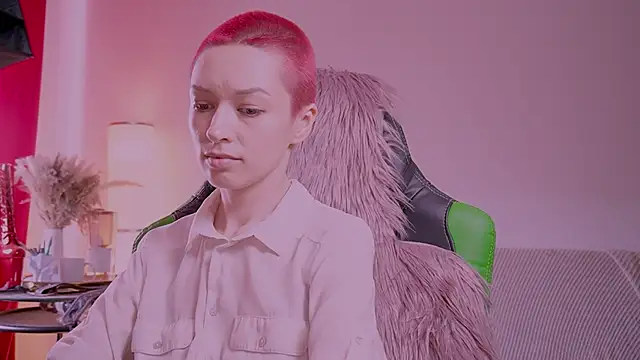 VivianLy  online show from 23, 5, 2026