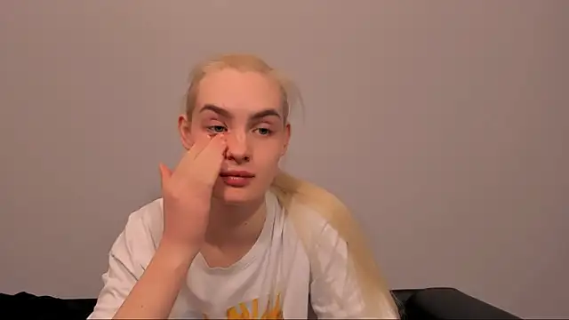 OliviaKisss online show from 23, 3, 2026