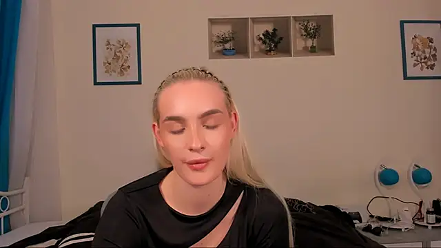 OliviaKisss online show from 15, 4, 2026