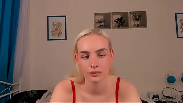 OliviaKisss online show from 13, 4, 2026