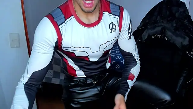 Snapshot of Tommy_Bred chatting on 31, 10, 2025 Tommy Bred online show from 31, 10, 2025