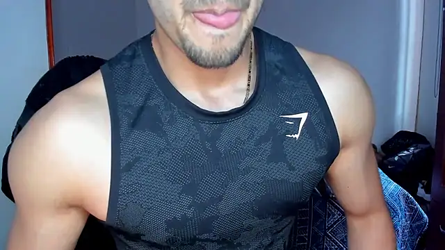 Snapshot of Tommy_Bred chatting on 19, 11, 2025 Tommy Bred online show from 19, 11, 2025