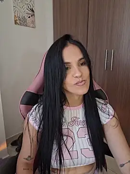 Snapshot of heyshaa chatting on 24, 4, 2026 heyshaa online show from 24, 4, 2026