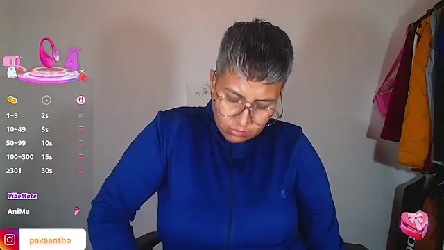 Yessi rousse online show from 11, 11, 2025