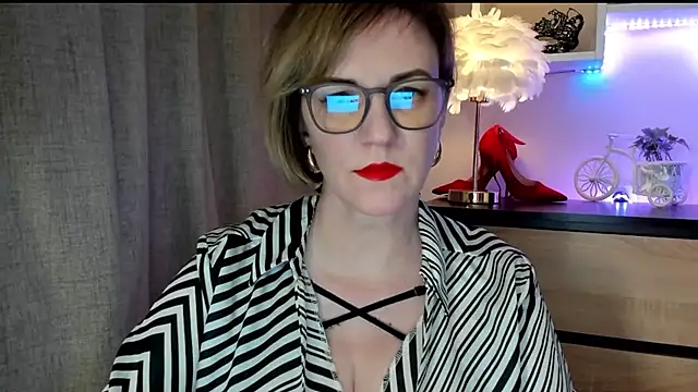 feliziaDesire online show from 12, 10, 2025