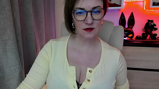 feliziaDesire online show from 2, 12, 2025