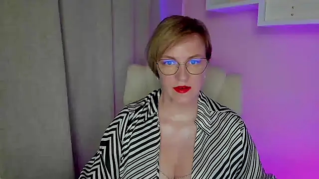 feliziaDesire online show from 5, 8, 2026