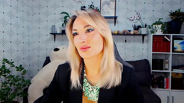 MillaXQueen online show from 18, 11, 2025