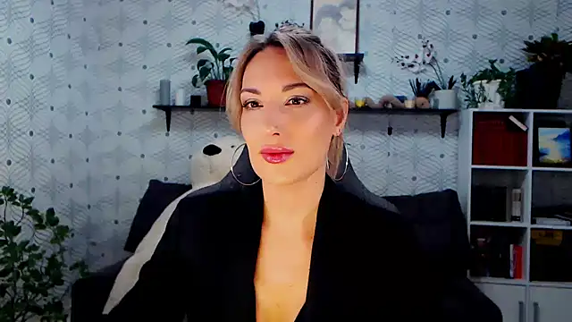 MillaXQueen online show from 30, 11, 2025