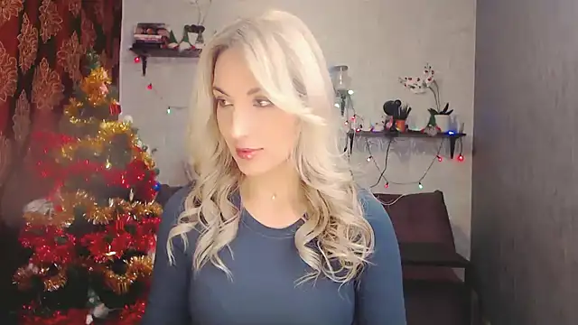 Snapshot of MillaXQueen chatting on 14, 12, 2024 MillaXQueen online show from 14, 12, 2024