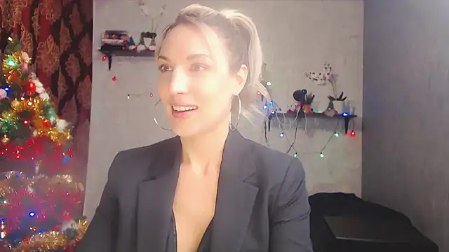 Snapshot of MillaXQueen chatting on 16, 12, 2024 MillaXQueen online show from 16, 12, 2024