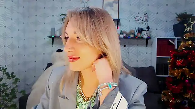 MillaXQueen online show from 20, 12, 2025