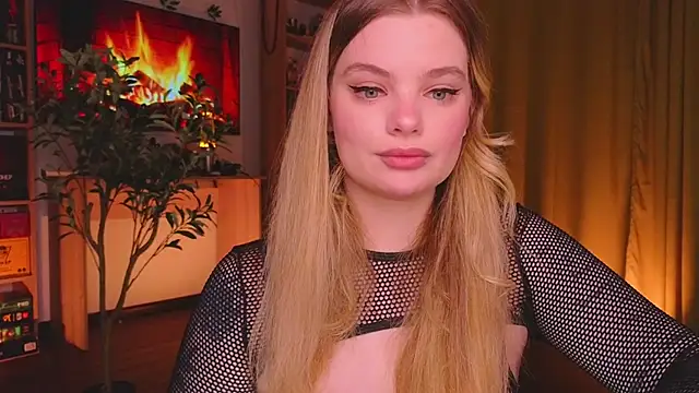 Snapshot of Hottie_Jane chatting on 5, 10, 2025 Hottie Jane online show from 5, 10, 2025