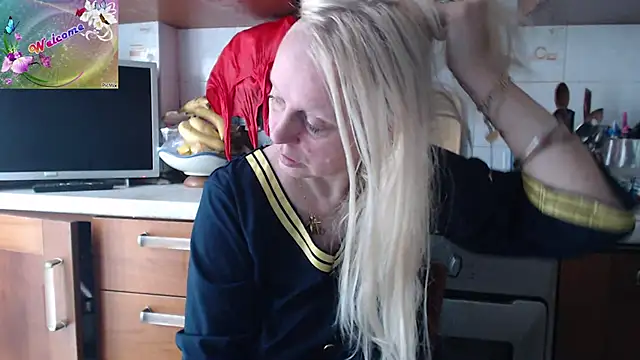 Snapshot of martachatte chatting on 25, 10, 2025 martachatte online show from 25, 10, 2025