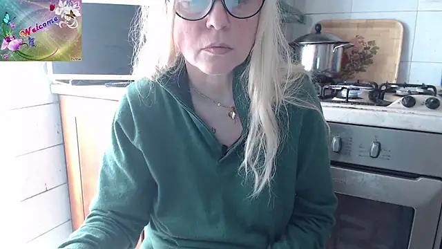 Snapshot of martachatte chatting on 14, 11, 2025 martachatte online show from 14, 11, 2025