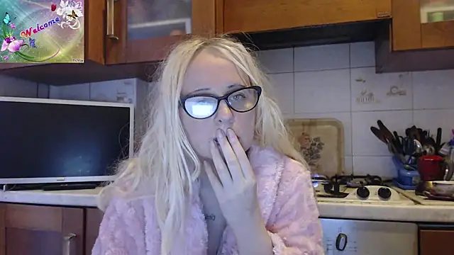 Snapshot of martachatte chatting on 28, 11, 2025 martachatte online show from 28, 11, 2025