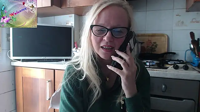 Snapshot of martachatte chatting on 15, 11, 2025 martachatte online show from 15, 11, 2025