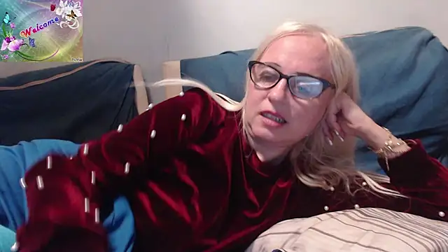 Snapshot of martachatte chatting on 11, 10, 2025 martachatte online show from 11, 10, 2025