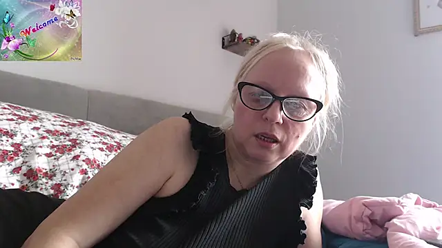 Snapshot of martachatte chatting on 23, 10, 2025 martachatte online show from 23, 10, 2025