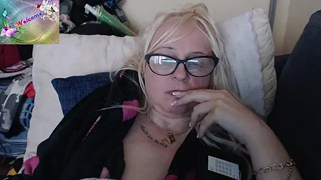 Snapshot of martachatte chatting on 15, 10, 2025 martachatte online show from 15, 10, 2025