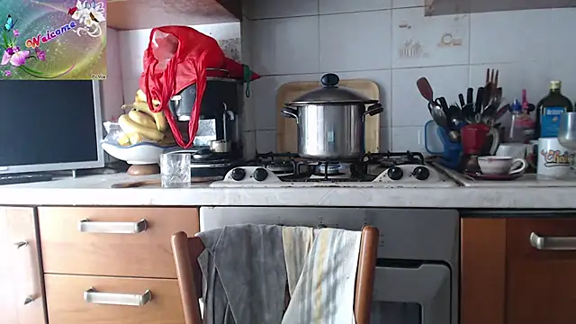 Snapshot of martachatte chatting on 24, 10, 2025 martachatte online show from 24, 10, 2025