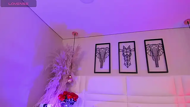 Rebeca jones online show from 17, 11, 2025