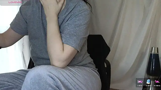 Mia G0ld online show from 13, 1, 2026