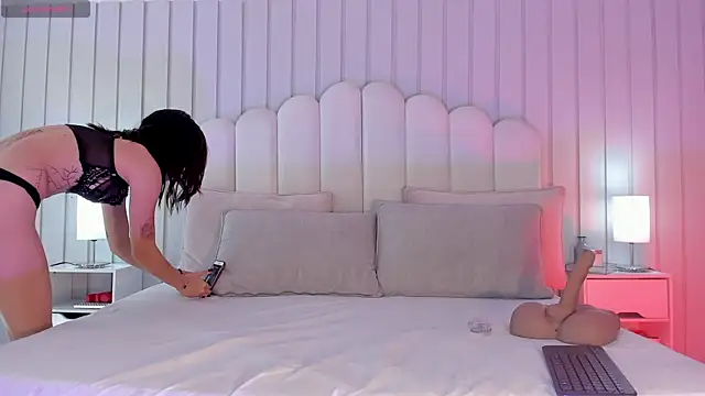 Ashleyy piink online show from 16, 1, 2026