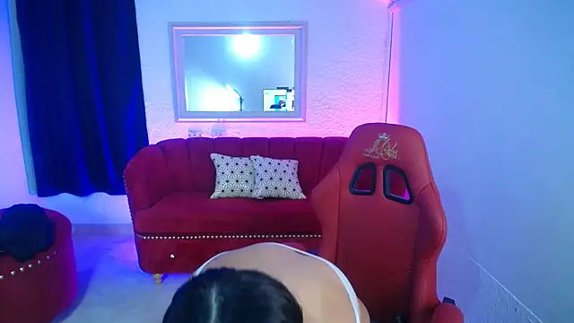 nathaly low1 online show from 4, 6, 2026