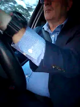 stiffandlubedxh online show from 1, 3, 2026