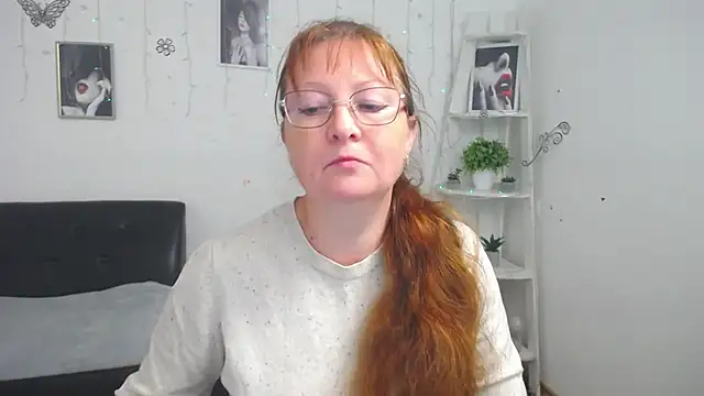 VanessaHotts online show from 4, 10, 2025