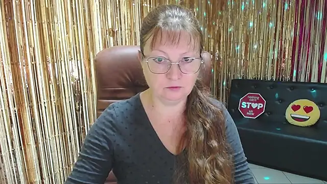 VanessaHotts online show from 17, 9, 2025