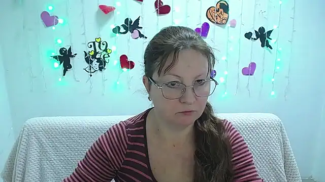 VanessaHotts online show from 12, 2, 2025