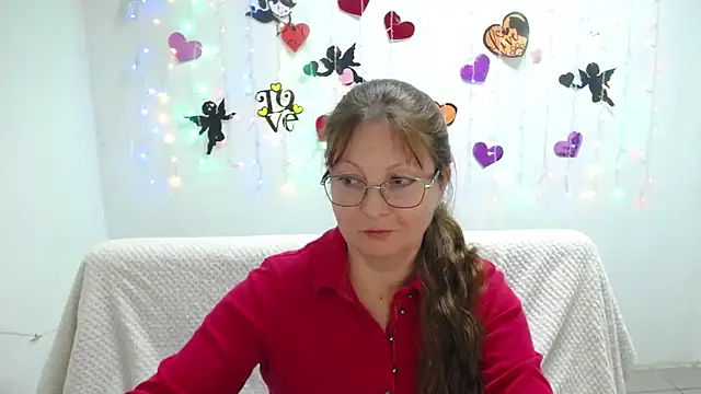 VanessaHotts online show from 24, 2, 2025