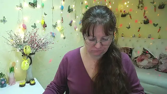 VanessaHotts online show from 8, 4, 2026