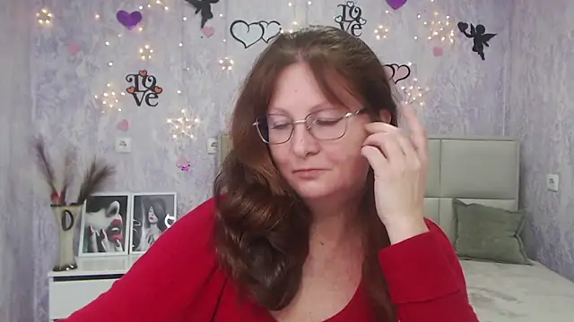 VanessaHotts online show from 10, 3, 2025