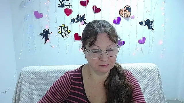 VanessaHotts online show from 17, 2, 2025